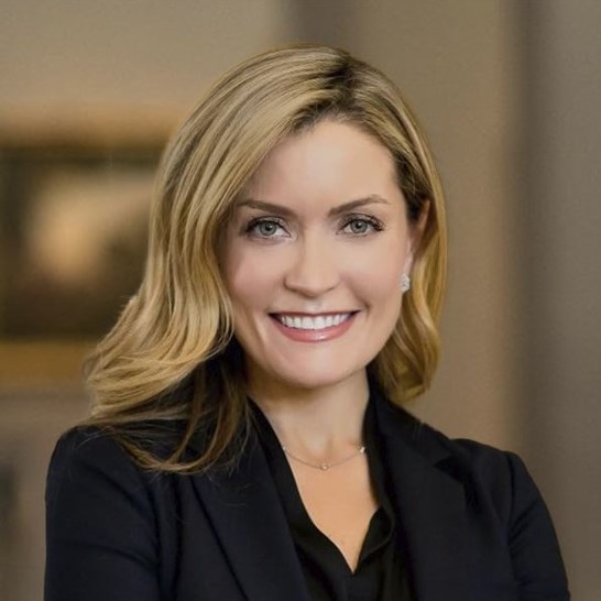 Amanda Fox Perry headshot