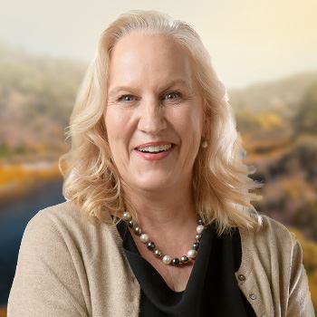 Randi McGinn headshot