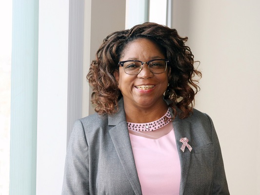 headshot of Angela Robinson